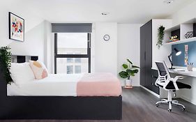 Joivy Trendy Aparthotel Units In Westfield-Adults Only